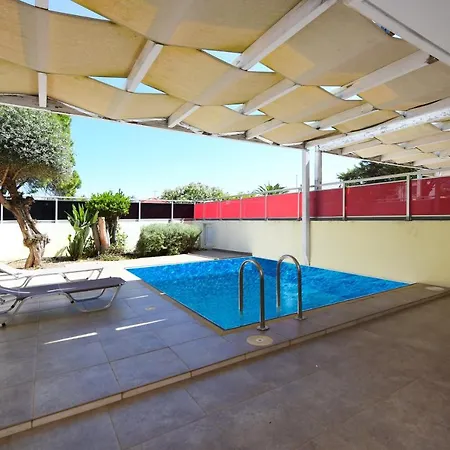 Fogadó Rhodes Superior Suites, Luxury Poolside Jaliszósz