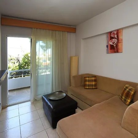 Πανδοχείο Rhodes Superior Suites, Luxury Poolside