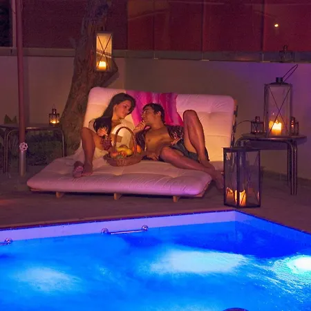 Rhodes Superior Suite, Luxury Poolside Mini-hôtel 4*