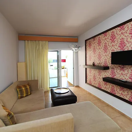 Rhodes Superior Suite, Luxury Poolside 4* Ialysos (Rhodes)