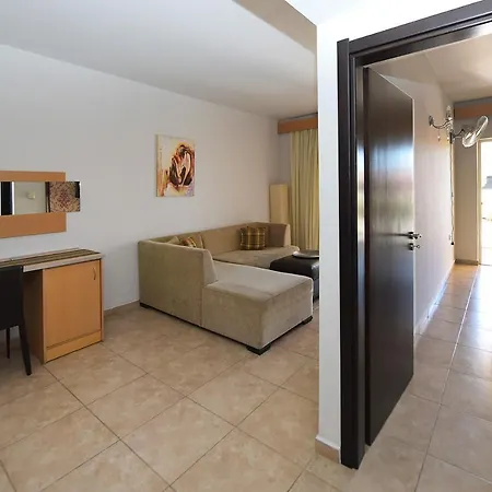 Mini-hôtel Rhodes Superior Suite, Luxury Poolside 4*